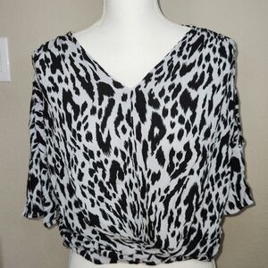 Umgee V-neck Top Small